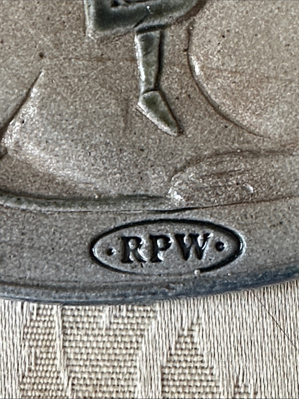Rowe Pottery Works RPW salt-glazed pottery 2004 Rocking Rabbit - Picture 4 of 7